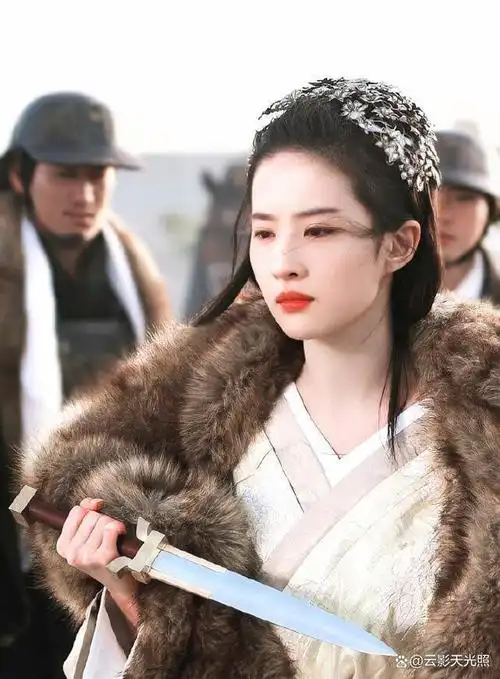 我当年一定是瞎了,才会觉得刘亦菲的虞姬不够好看