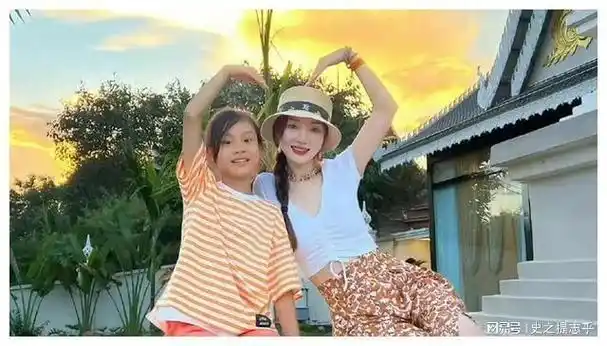 12岁女孩甜馨意外成为热搜网友点赞热议