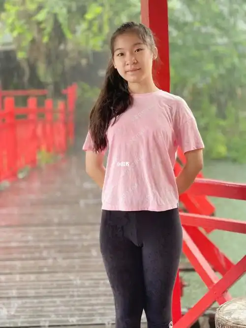 13岁小女孩的日常作业