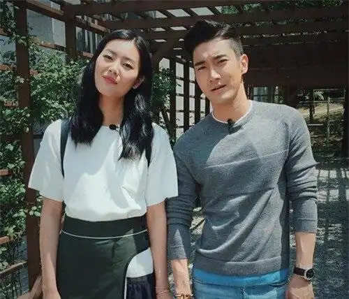 【图】刘雯崔始源私下合照曝光 传两人已分手男方11月正式入伍(2)