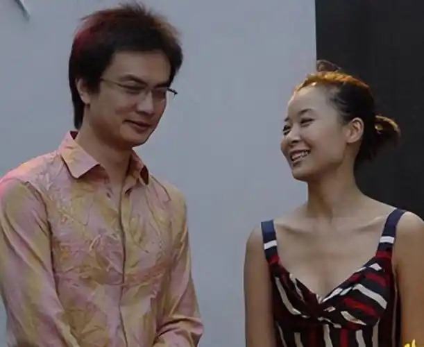 回顾柯蓝开国上将孙女捧红李亚鹏惨遭背叛至今51岁孑然一身