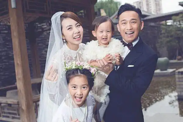 黄磊家的祖孙三代用时间证明,你觉得好的原生家庭,应该给予孩子的是