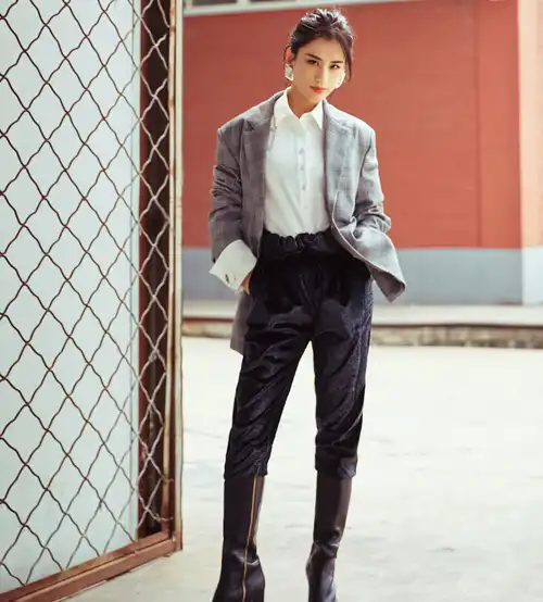 就因为一双鞋子,黄圣依霸道得超戚薇十万八千里,有钱人的架势!