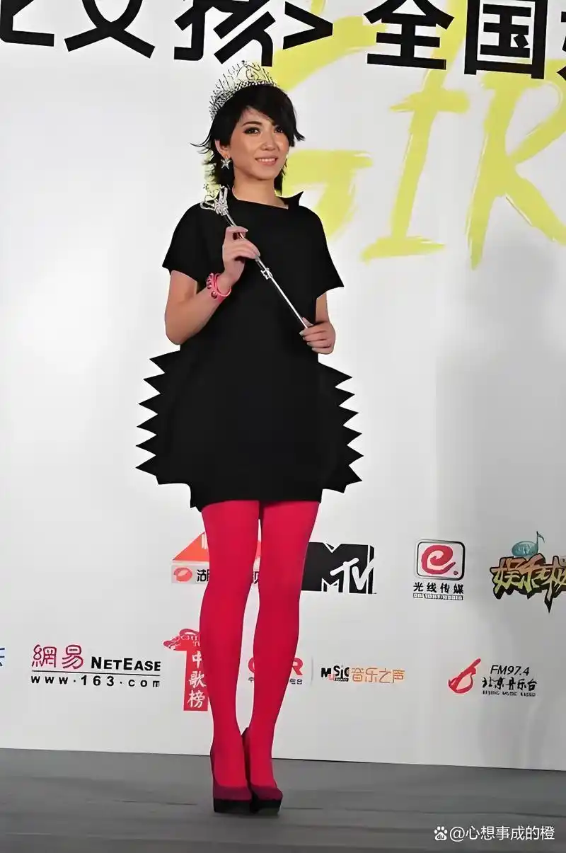 回顾2011年超女现状,冠军无人问津,是谁守得云开见月明