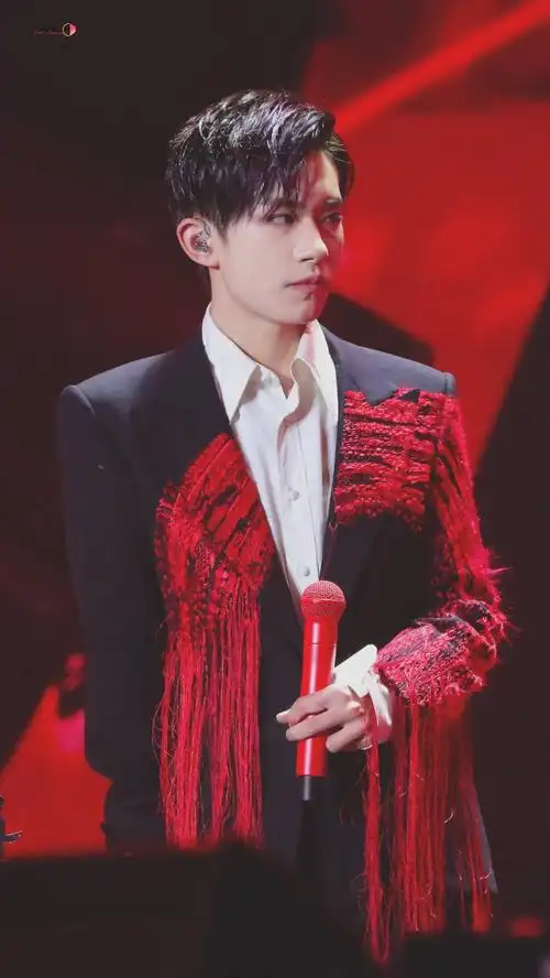 易烊千玺 #tfboys 十八岁成人礼生日会 高清 帅气