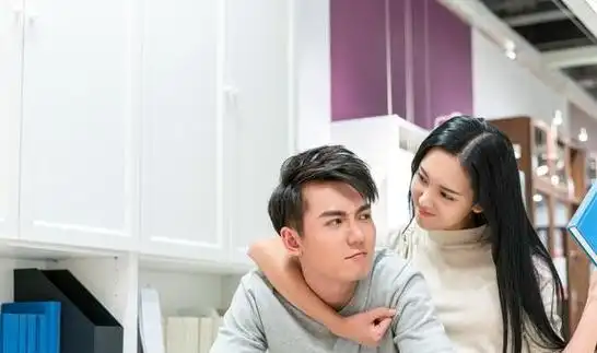 异性之间,女人若是想"越线",多半会有这三种暗示|洛枳|爱情|表白|戈壁