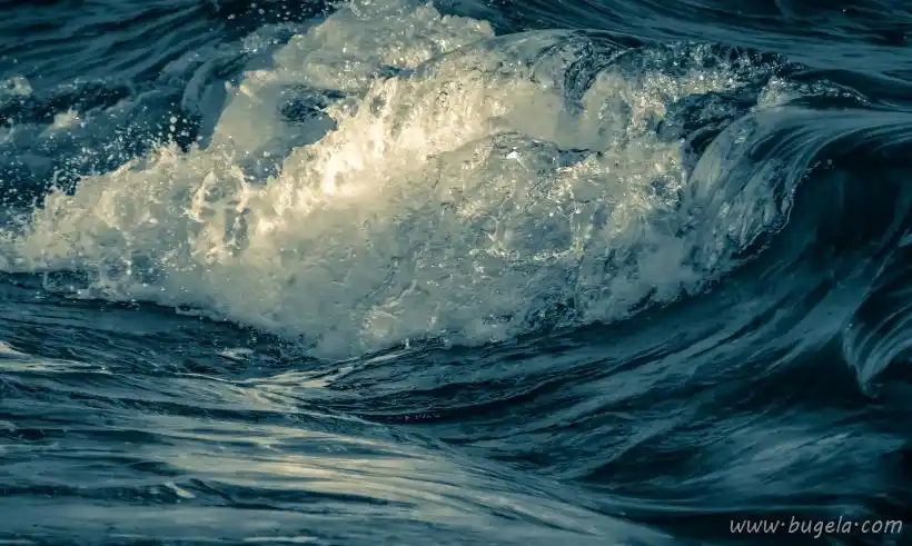 好看汹涌的海浪图片大全