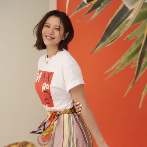 阿奴刘品言:从清纯玉女到性感美人,"过气"明星手握女强人剧本|刘品言|