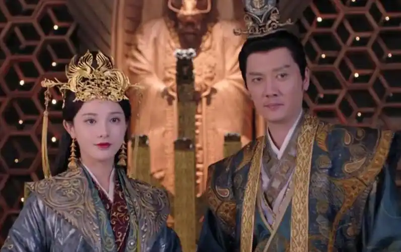 冯绍峰|彭小苒新剧定档11月30日,造型梦回东宫,和44岁的冯绍峰像父女?