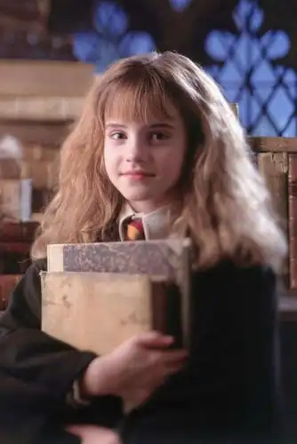 哈利波特与魔法石重映,美女学霸艾玛·沃特森再现,智慧美貌并存