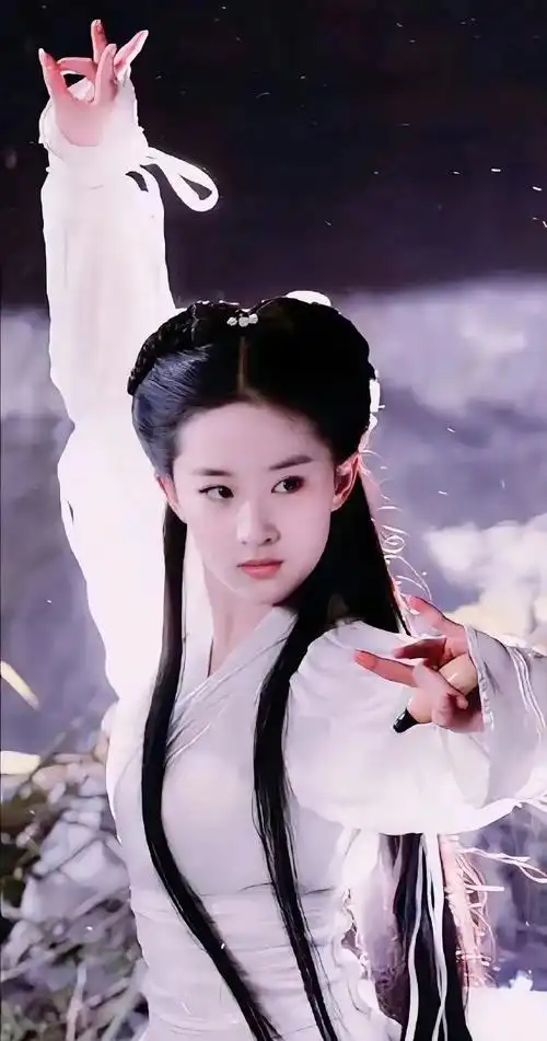 刘亦菲的小龙女为什么能够被称为经典呢?