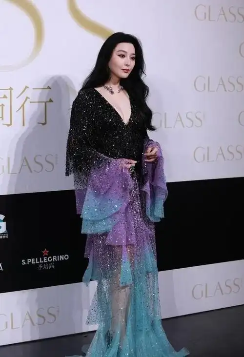 2023年4月11日范冰冰出席skla收藏家晚宴