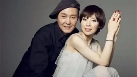 58岁老戏骨吴刚近照,隐藏了28年的老婆,原来是我们