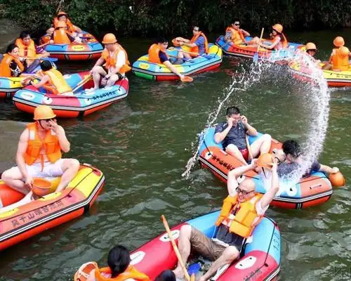 莫干山峡谷漂流生意真好日均接待游客500人