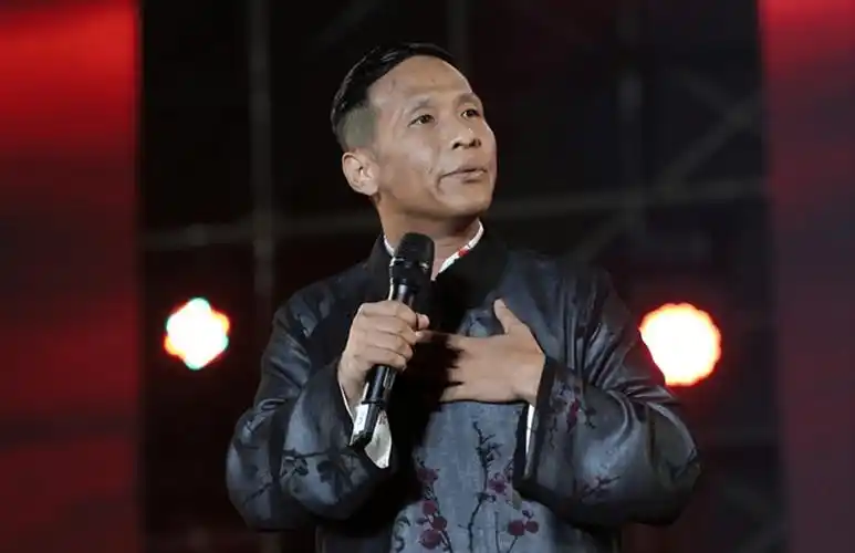 回顾宋小宝与前妻离婚娶美女粉丝改善基因一对龙凤胎可爱讨喜