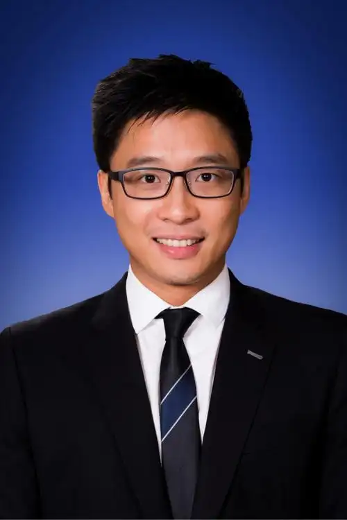 霍启山全方位解决香港融入国家发展大局困难把握新征程下带来的发展