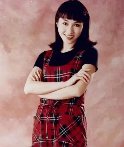 盘点黎姿早年留过的短发造型,图三最成熟,图四最吸引人