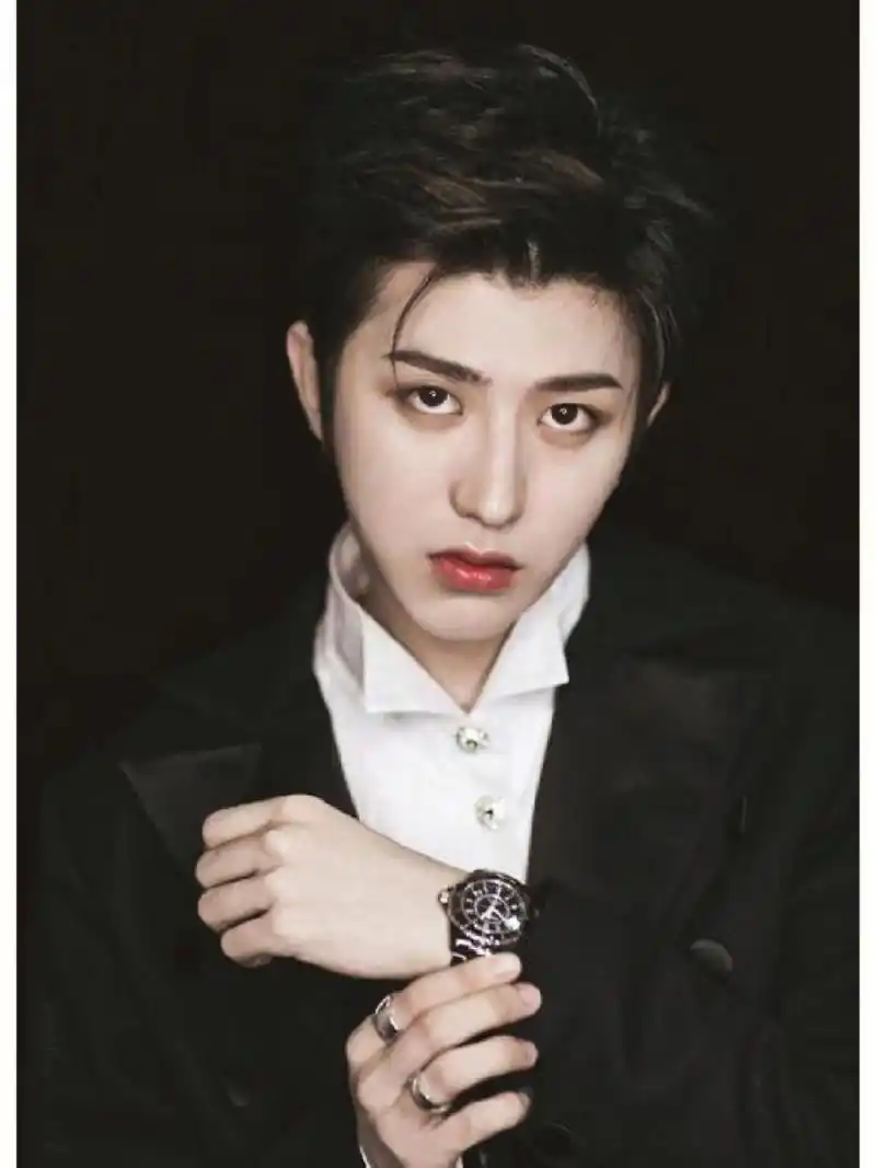 娱乐圈大瓜,顶流蔡徐坤2021年5月20日在北京朝阳区ktv认识c姓女生,并