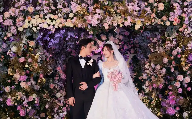 郭晓婷爆料唐嫣罗晋婚礼,罗晋紧张笑场出乎意料,胡歌行为很暖心