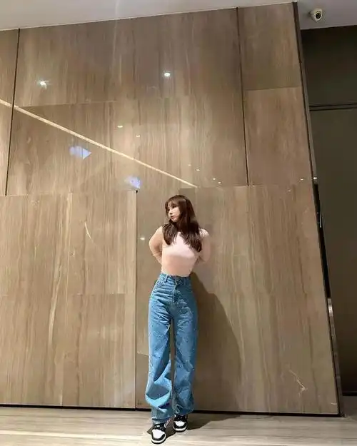 将一双特别的熊猫dunk以纹身形式穿在脚上了,各位种草了吗?