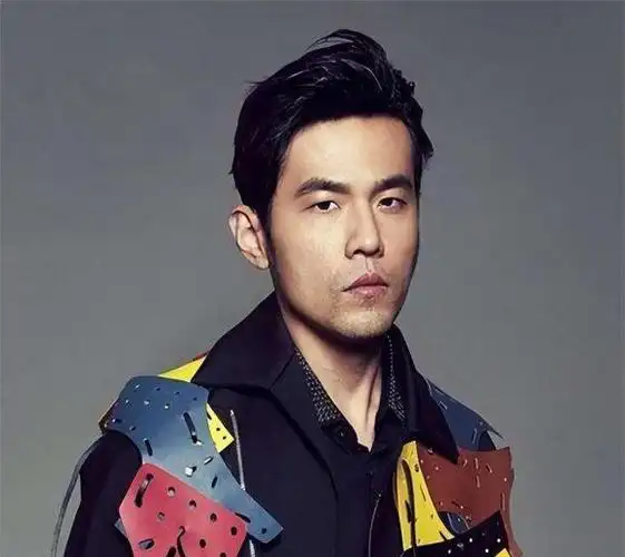 周杰伦连续发文勿扰不表态的事件,官方直接下场背书式硬气回应