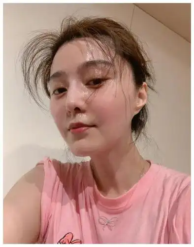 范冰冰微博分享运动素颜照,没有经过浓妆艳抹的她其实才更美|范冰冰|