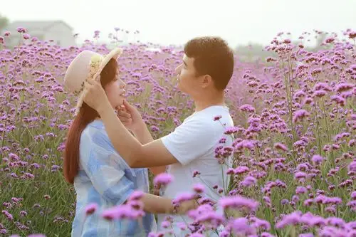 小两口 的恩爱秀