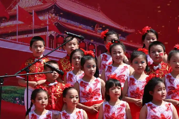 薛五小四(1)班2019年六一儿童节文艺汇演花絮