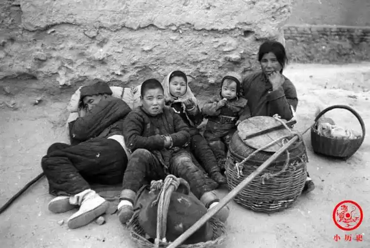 正如历次饥荒所上演的惨剧一样,洛阳百姓为了对抗饥饿,不得不吃草根