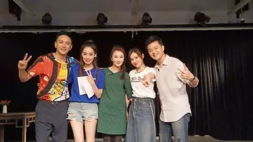 原创张戈有多喜欢袁姗姗?被拒绝仍不放弃,毕业14年还记得她鞋子尺码