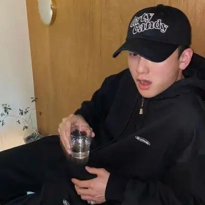 个性男生图片超拽霸气头像 帅气高冷男生真人微信头像图片_男生头像_