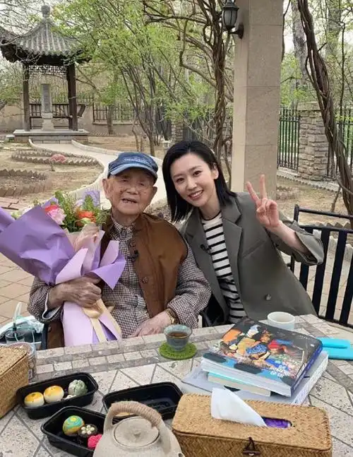 她的名字是王音棋,生于1991年的90后,这一亮相不仅引发热烈关注,更是