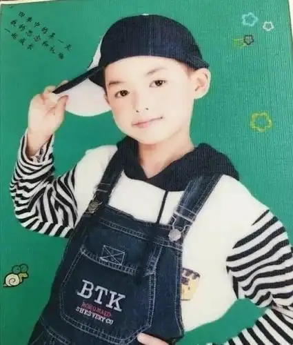 小时候的朱正廷还是挺可爱的.