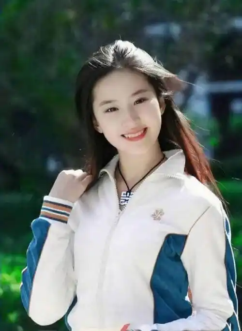 原创刘亦菲17岁跑步旧照曝光青春灵动宛如仙女下凡连发丝都是美的