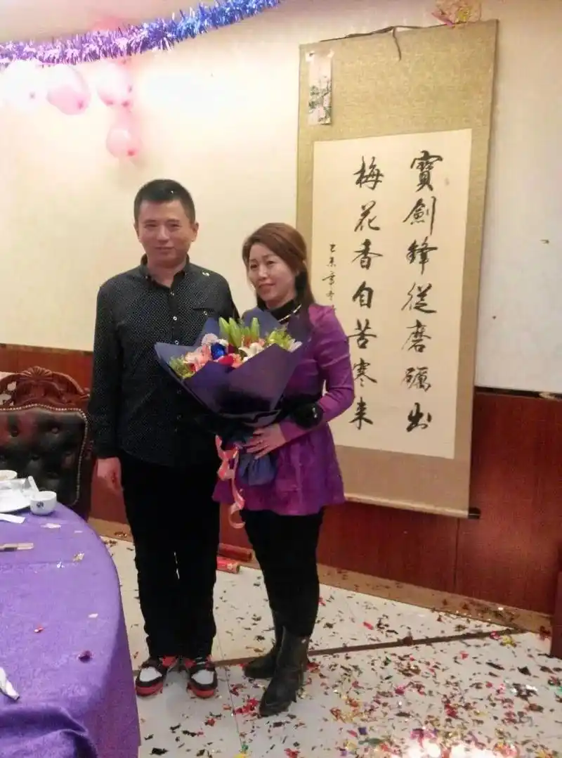 祁隆老师的又一经典力作,喊老公老婆很简单,但喊一声老伴儿得经 - 抖