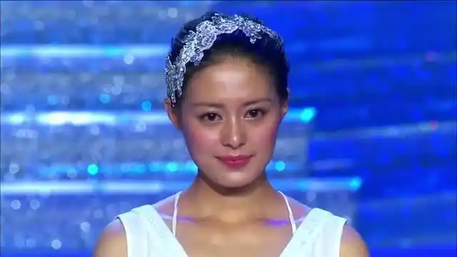 舞出我人生女神王力可落泪,司机六年时光教残障舞者简短舞蹈