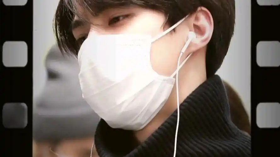 [吴世勋]就是是口罩也遮不住的盛世美颜.(最后有两张美图)