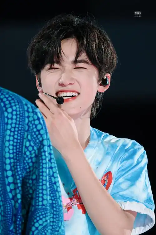 宋亚轩 十九无垠轩邈近云霄