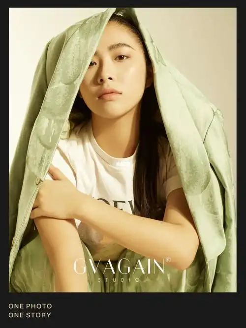 定制写真极简风格定格干净清新少女感