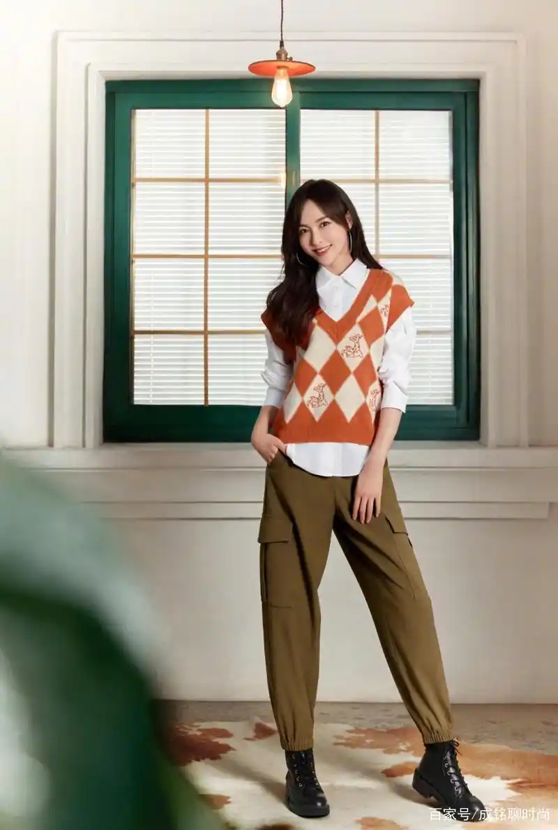 唐嫣才是真"腿精",红西装配短裤一双长腿抢镜,御姐范十足