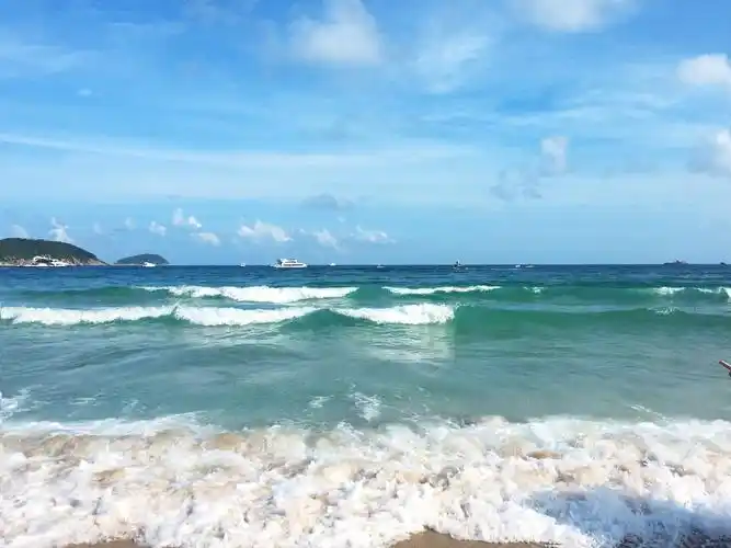 阳光沙滩,碧海蓝天!云创优秀员工相约北纬18°的大美三亚!