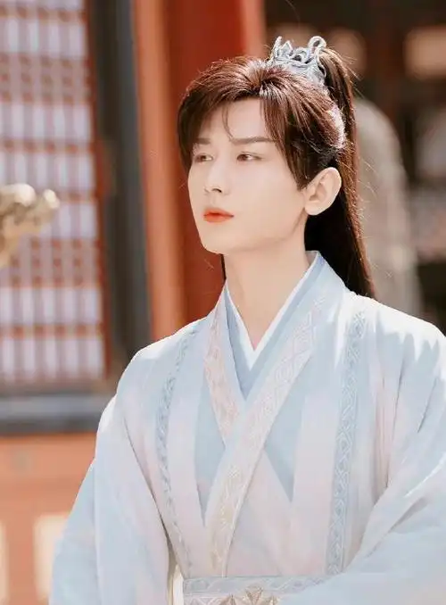 网评「90后古装美男」肖战,成毅,杨洋,龚俊公认最好看