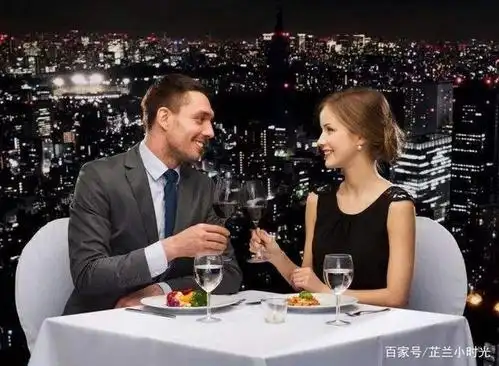 第一次跟女生吃牛排时,她对服务员说要8分熟,该如何缓解尴尬?