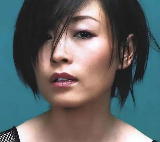 她的名字叫被誉为最佳女歌手