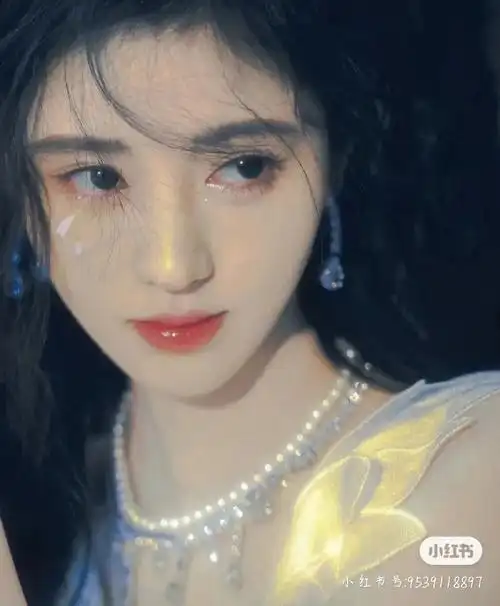 给鞠婧祎一片蓝海吧