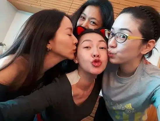 小s姐妹聚会没请范玮琪被批 高eq回复2字超暖心