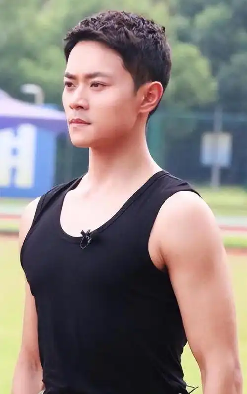 如果不是"匿迹"五年,"沉香"曹骏现在也是"顶流"了吧