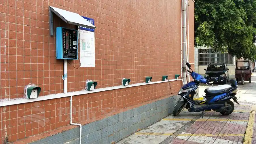 由于疫情的原因一直耽搁到现在,之前只安装了两轮电动车的充电桩,三轮