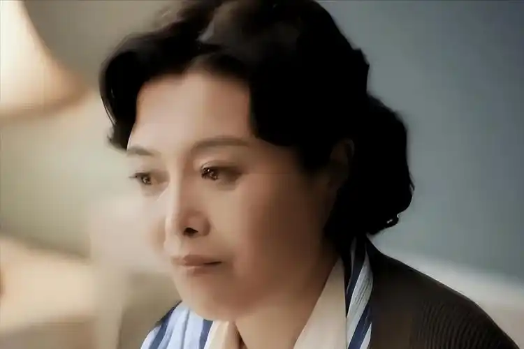 丁嘉丽:年轻时没管好下半身,对不起一双儿女,余生向佛忏悔