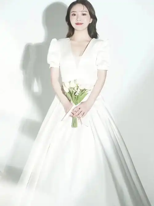 刘亦菲们可以选单人的婚纱照做迎宾海报吗